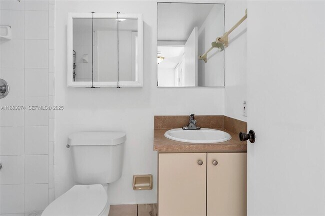 Building Photo - 3945 SW 89th Ave