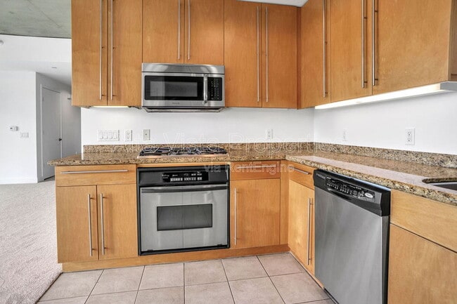 Building Photo - 801 Ash St