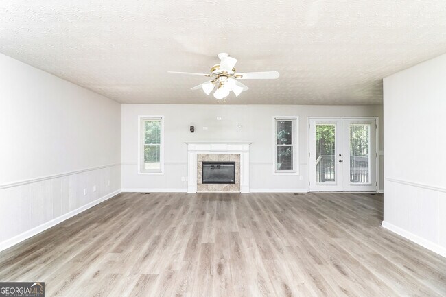 Building Photo - 3521 Stone Ridge Dr