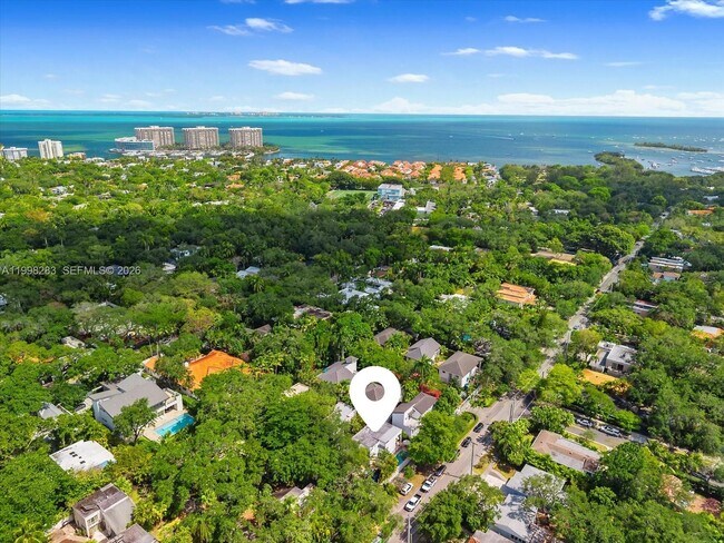 Building Photo - 2721 SW 22nd Ave