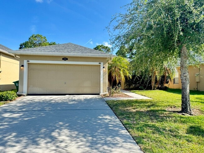 Building Photo - 3750 Aria Dr