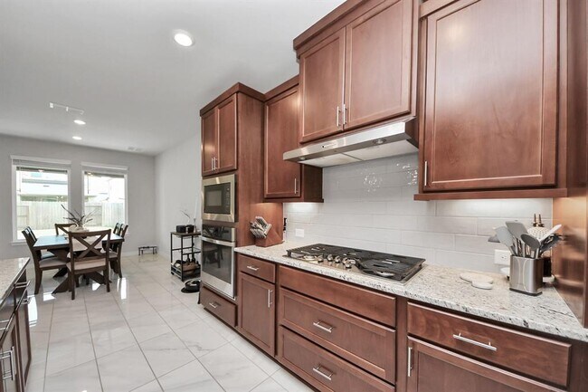 Building Photo - 21638 Laggan Clf Ln