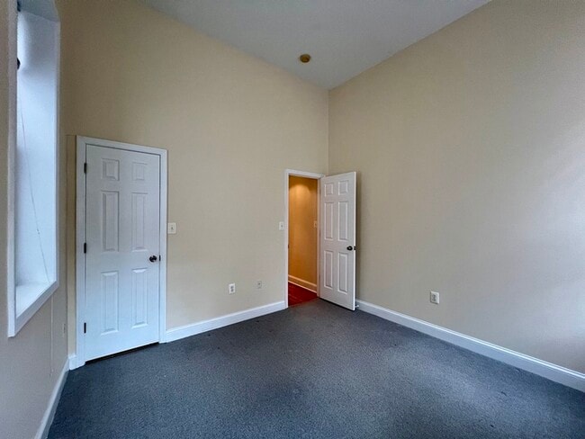 Building Photo - 1424 11th St NW