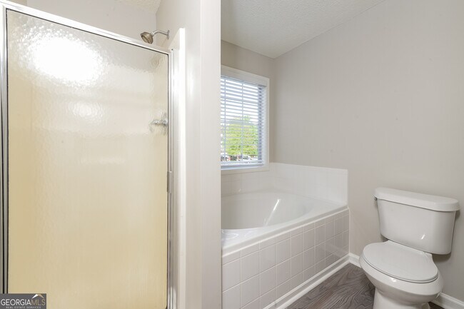 Building Photo - 3667 Sapphire Ct