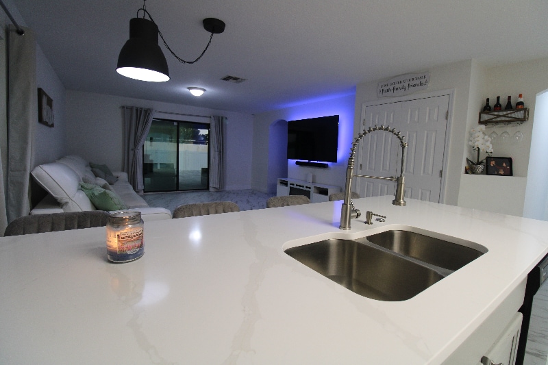 Building Photo - 600 Swallowtail Dr