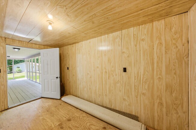 Building Photo - 250 Goodfield Creek Rd
