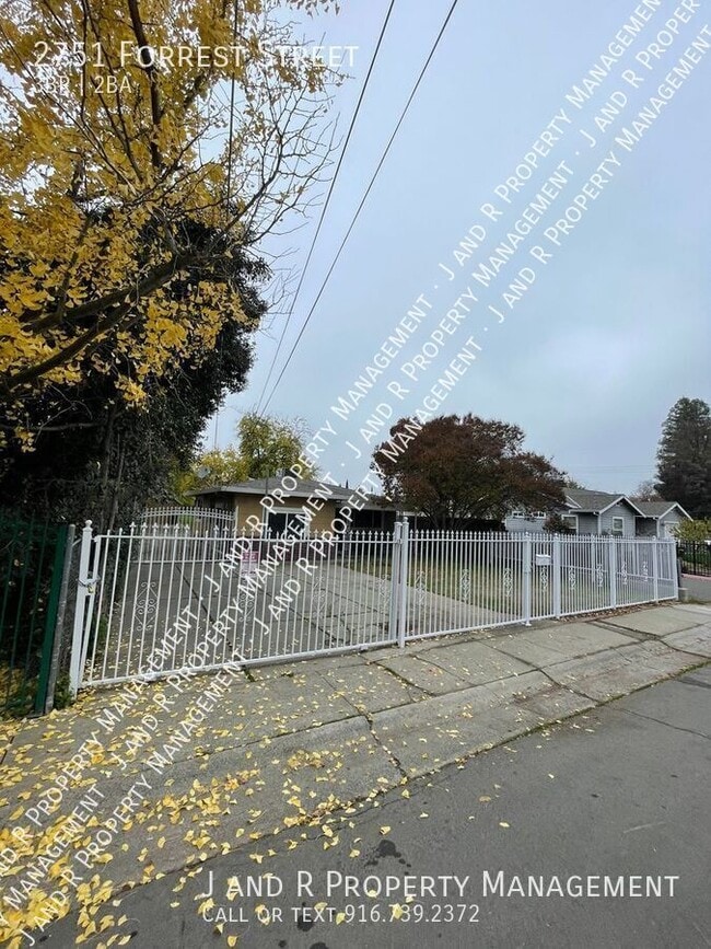 Building Photo - 2751 Forrest St