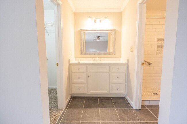 Building Photo - 2BR/2.5BA Townhome – Sweetwater Plantation (West Side)