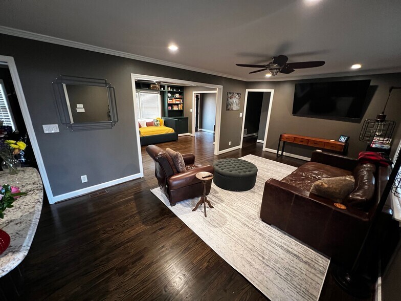 Building Photo - 3024 Whispering Pines Cir