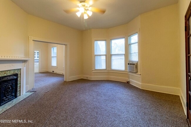 Building Photo - 24 Riberia St