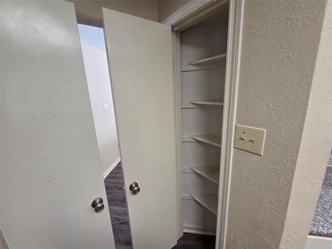 Building Photo - 12902 Skymeadow Dr