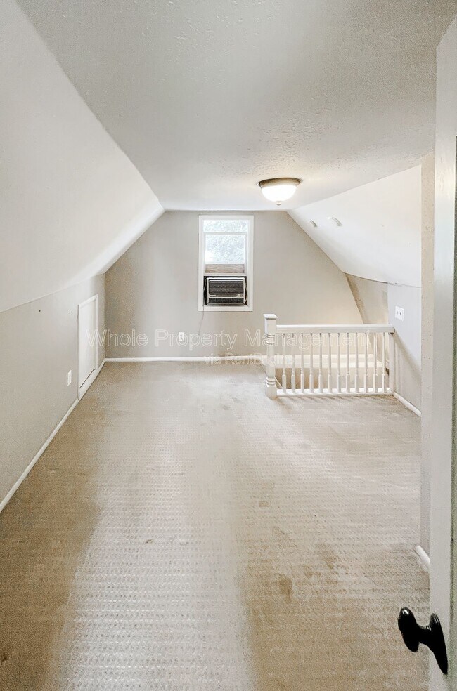 Building Photo - 1733 W 39th Ave