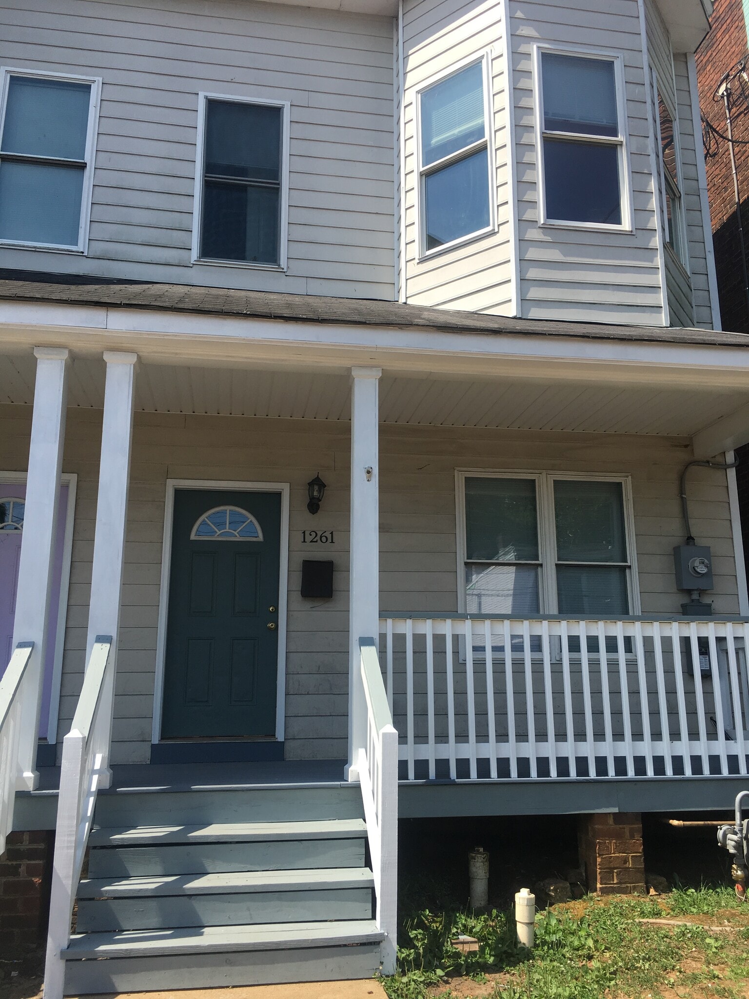 Building Photo - 1261 W Cary St