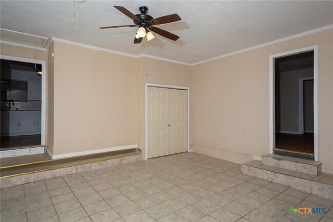 Building Photo - 1405 Missouri Ave