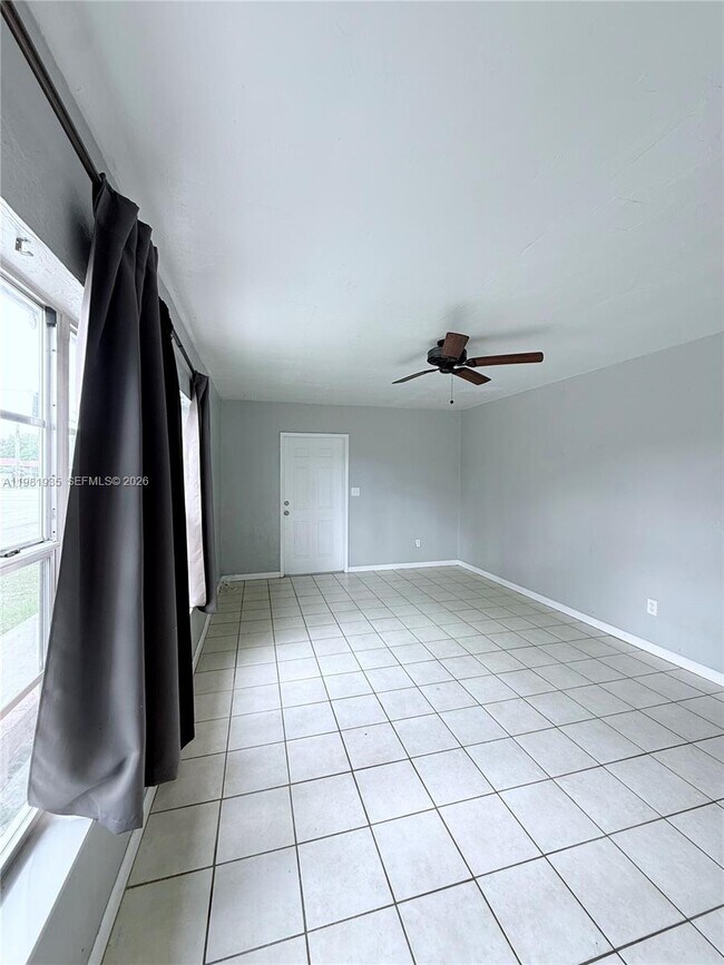 Building Photo - 815 NW 16th St