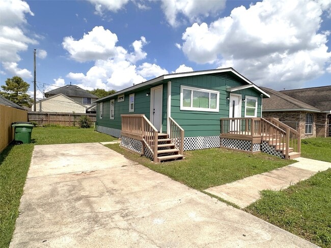 Building Photo - 5413 Ricky St