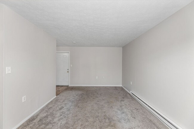 Building Photo - Recently renovated 1-bedroom suite