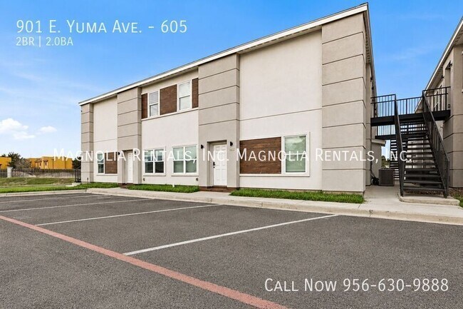 Building Photo - 901 E Yuma Ave