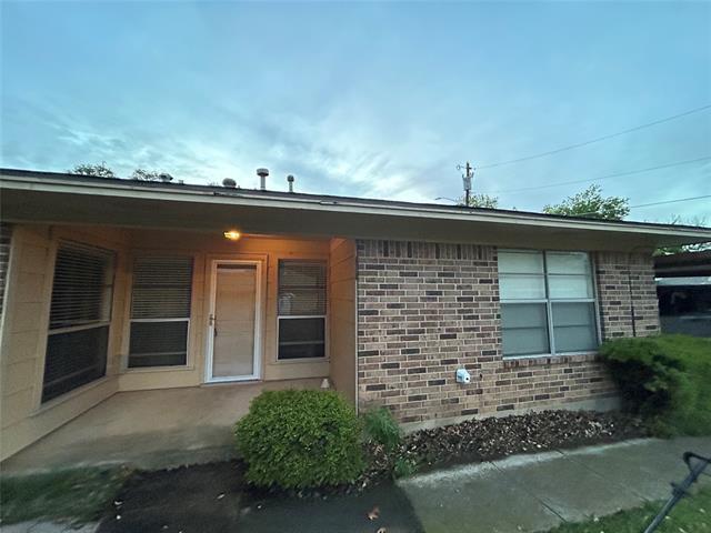 Building Photo - 1302 Crescent St