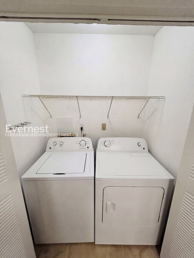 Building Photo - 10265 Gandy Blvd N