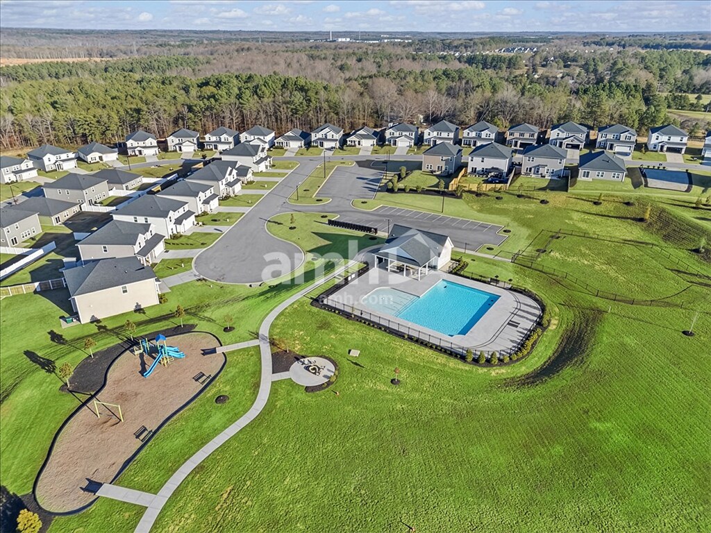 Building Photo - 782 Treeline Rd