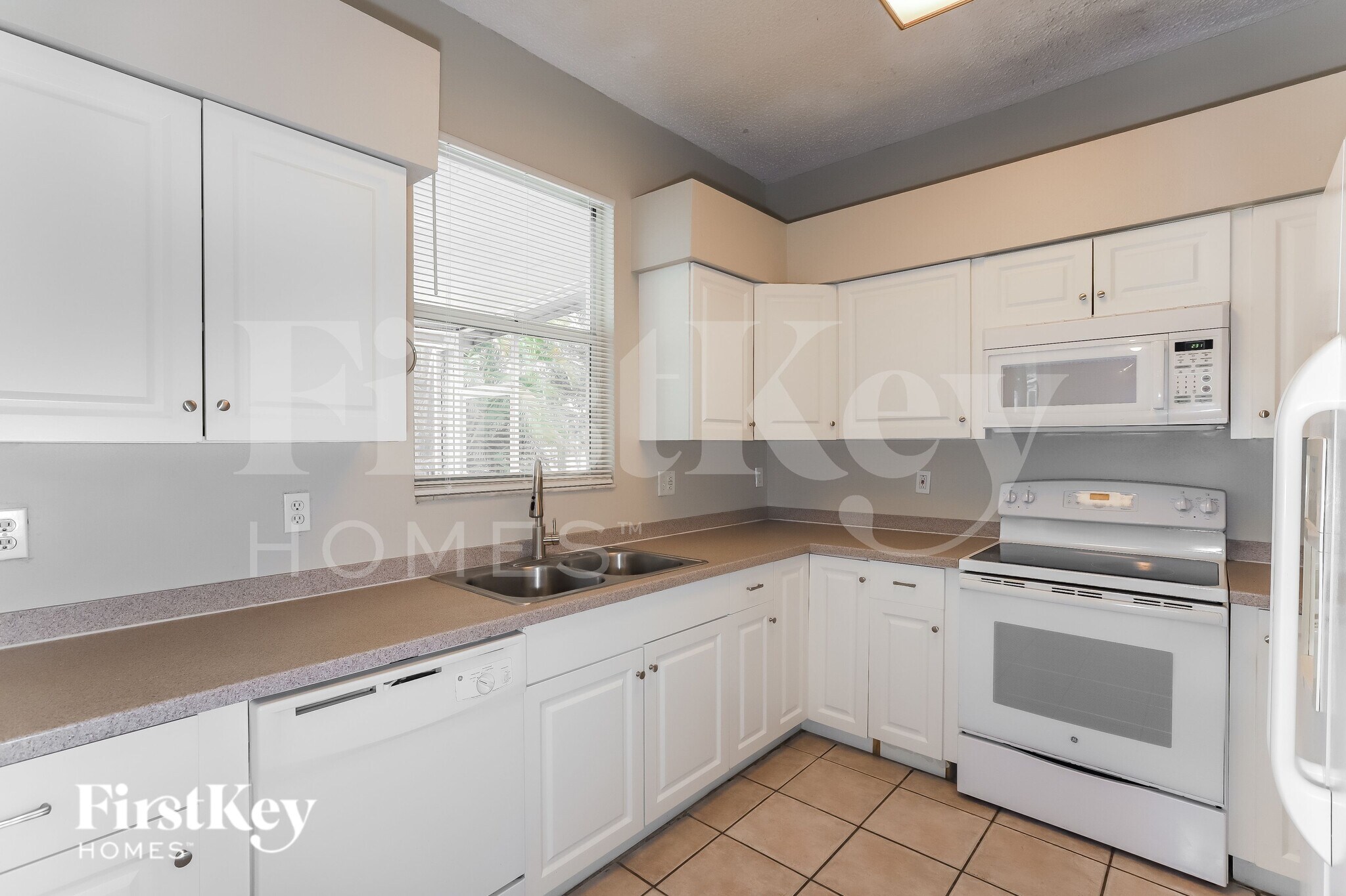 Building Photo - 1227 Alpine Lake Dr