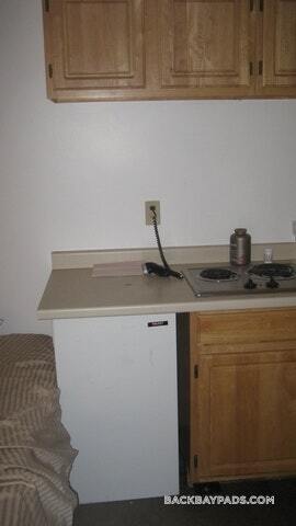 Building Photo - 405 Beacon St