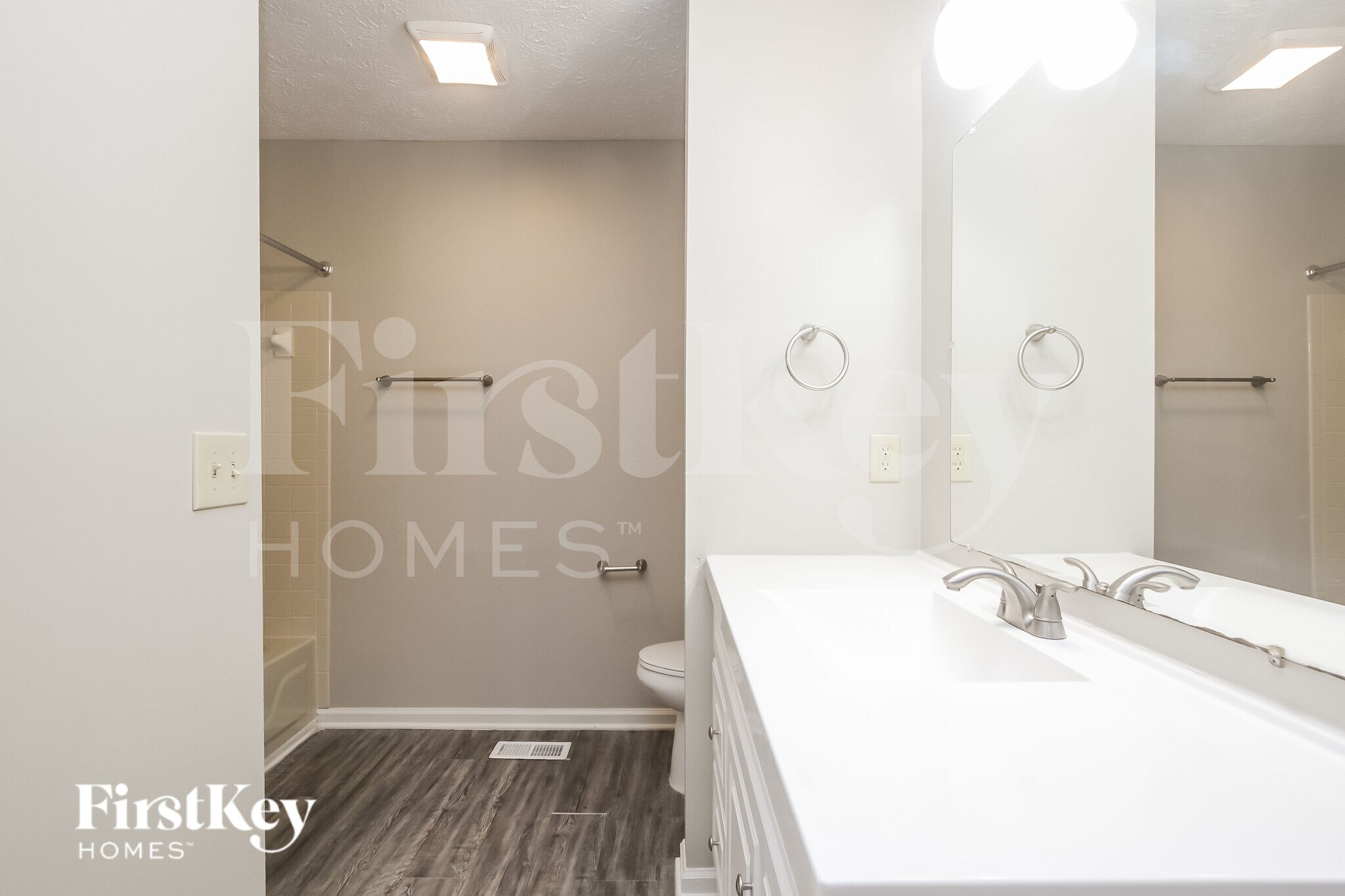 Building Photo - 4496 Braemar Dr