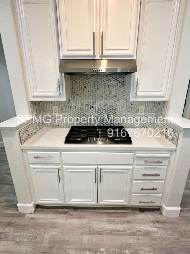 Building Photo - 5755 Bridgecross Dr