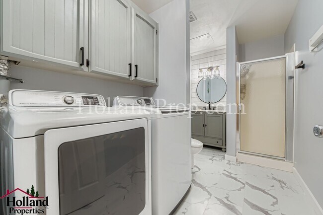 Building Photo - Bright, Modern, and Ready to Welcome You H...