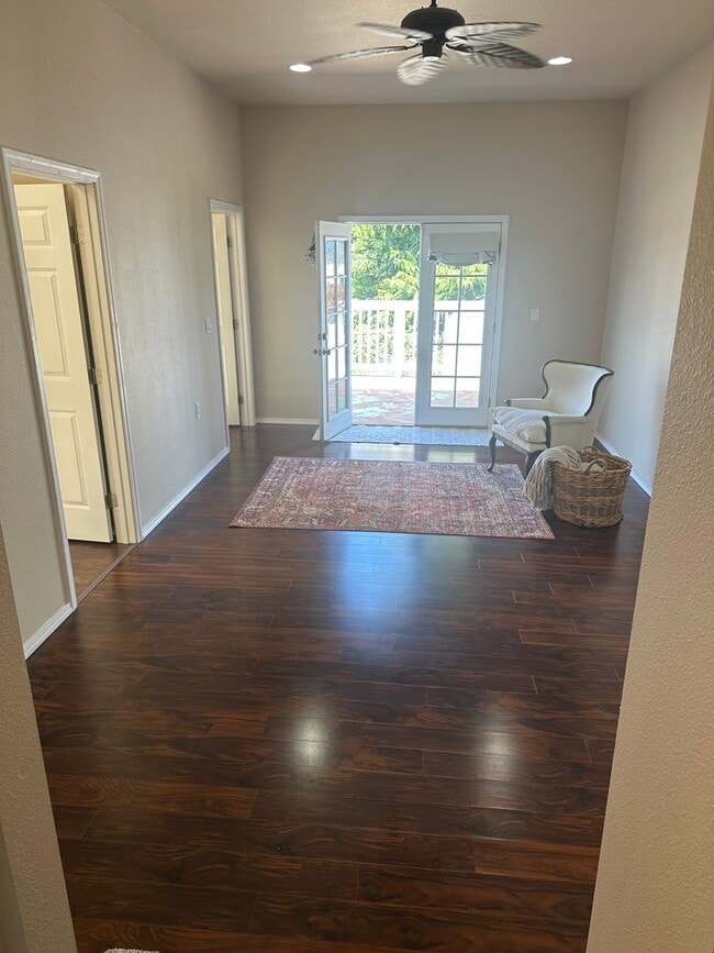Building Photo - Cozy Cottage for Rent!