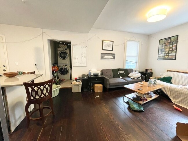 Primary Photo - Modern 3 Bed with Private Deck + In-Unit L...