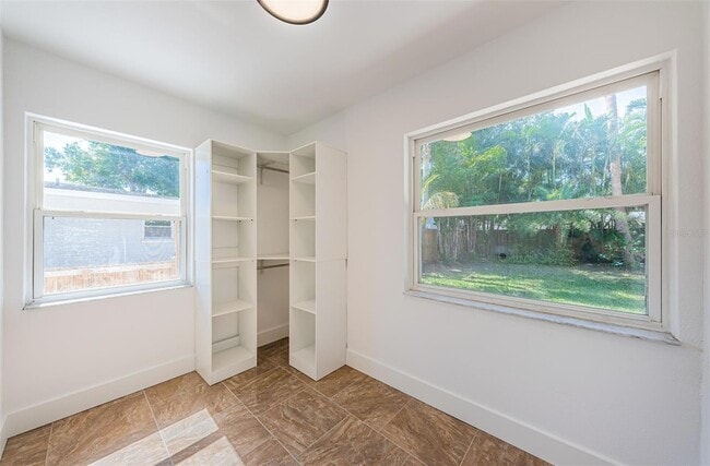 Building Photo - 4106 W Fielder St