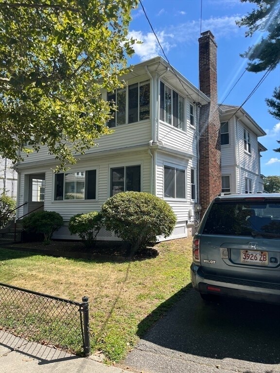 Building Photo - 49 Katherine Rd