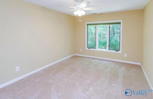 Building Photo - 207 Mountain Rdg Dr NE