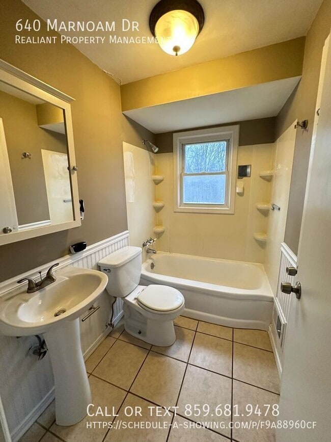 Building Photo - 640 Marnoam Dr