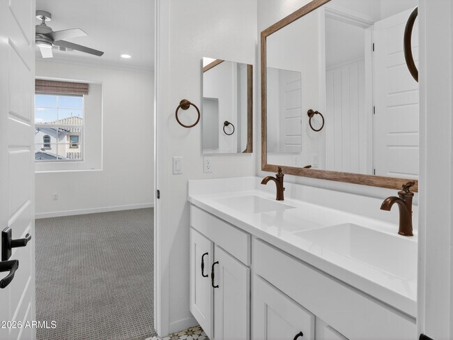 Building Photo - 2141 E Flamingo Way