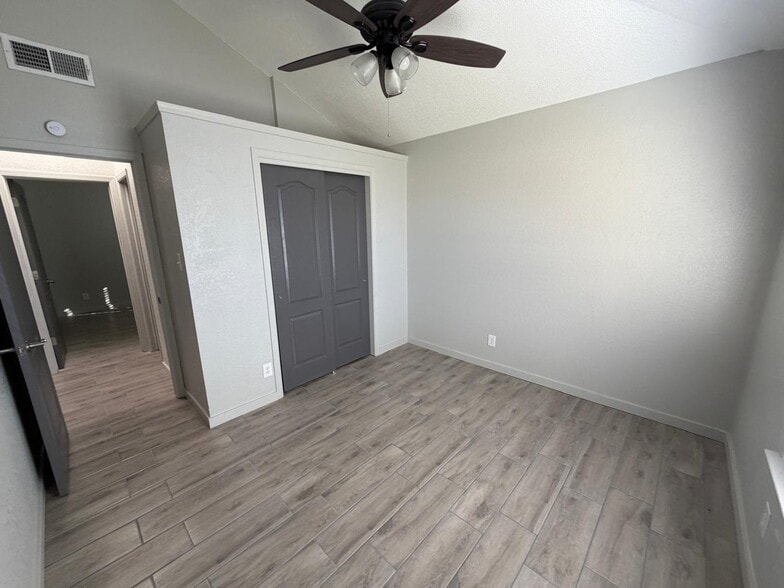 Building Photo - 4724 Loma de Cobre Dr