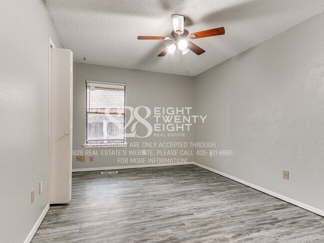 Building Photo - Now Touring & Available for Move in! 3 Bed/1.5 Bath Duplex in West Norman!