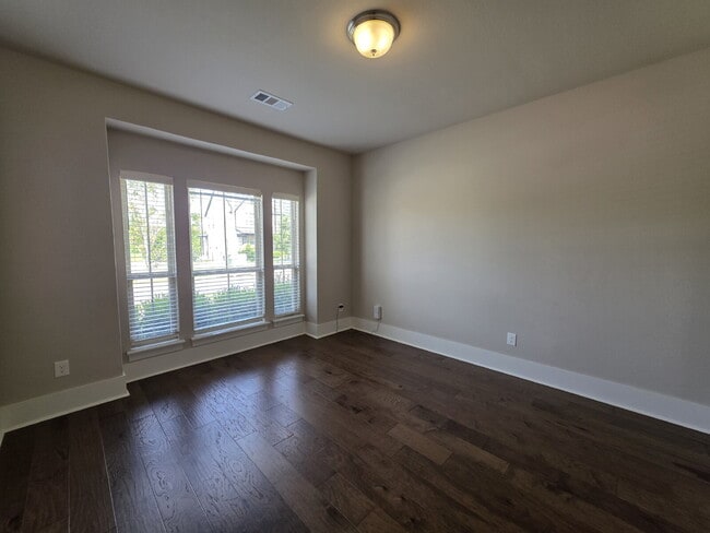 Building Photo - 616 Mill Pond Wy
