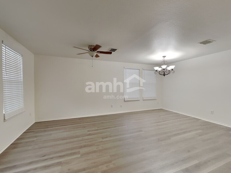 Building Photo - 1436 Lauren Dr