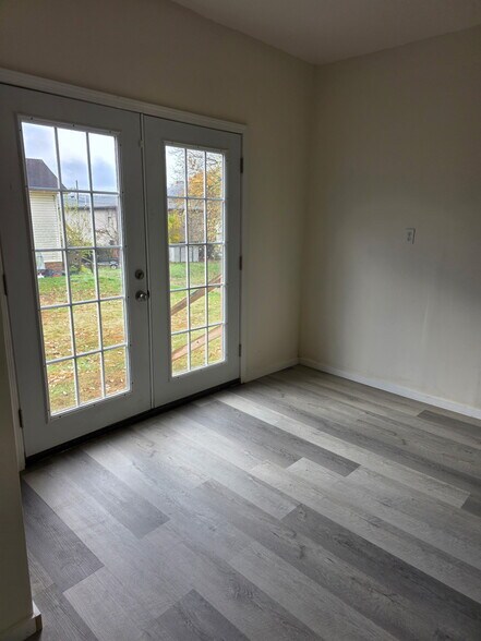 Building Photo - 409 S 3rd St