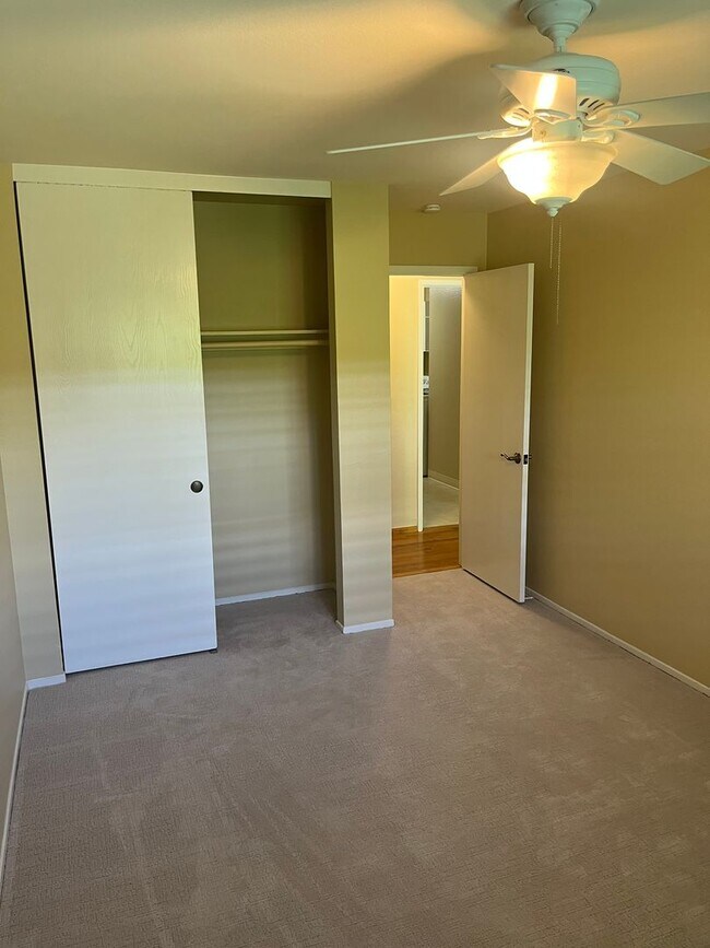 Building Photo - 1080 Maraschino Dr