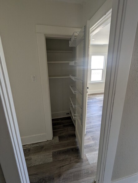 Building Photo - 8176 San Vincente Ave
