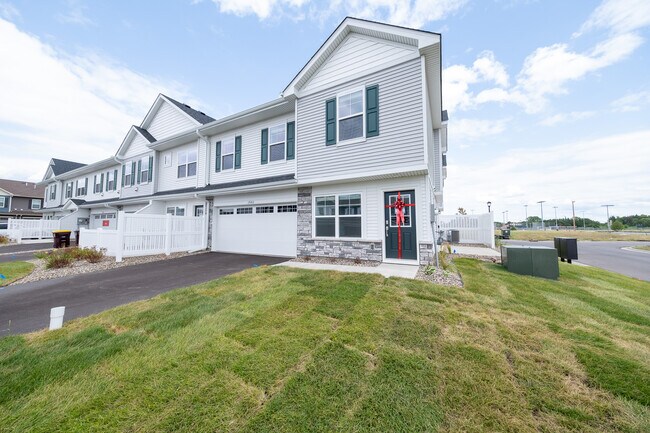 Building Photo - 15142 Archdale Ln