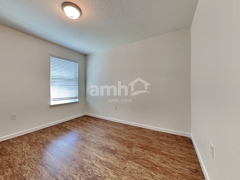 Building Photo - 3325 Bradley Creek Pky