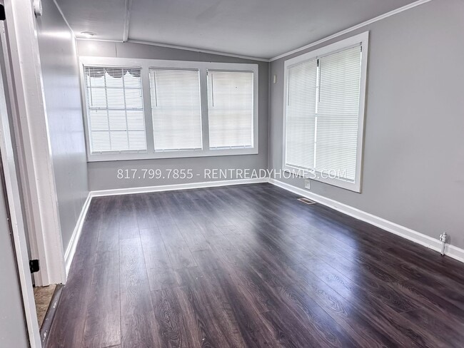Building Photo - 5405 Wesley Dr