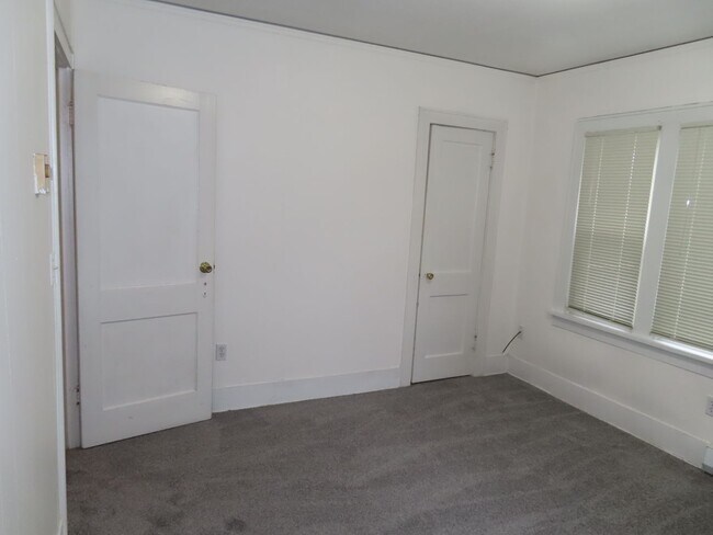 Building Photo - 1383Coburg - FH