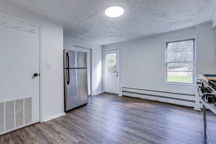 Building Photo - 2675 S 18th St