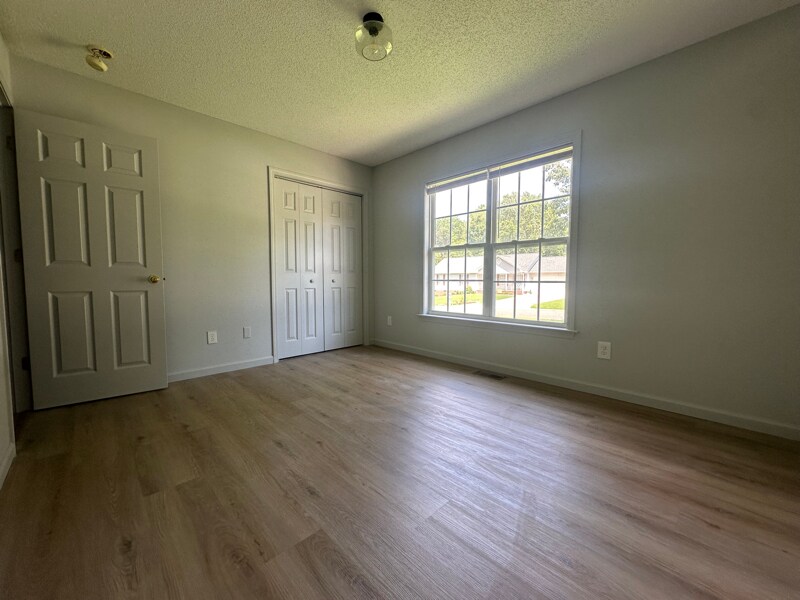 Building Photo - 5 Braxton Ln